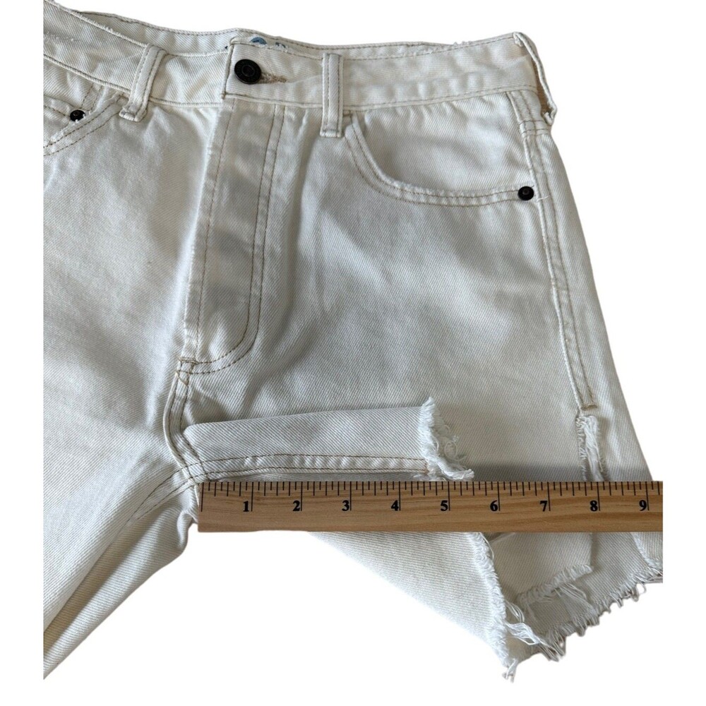Free People WE THE FREE Women's Baggy Tomboy Denim Shorts Size 25 Off White - Picture 11 of 11